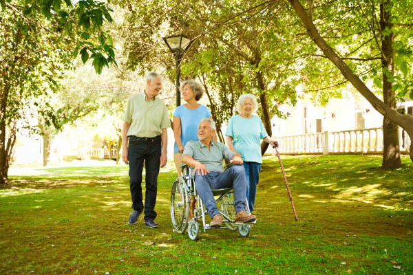 5 Essential Senior Care Products Every Family Should Have at Home b2